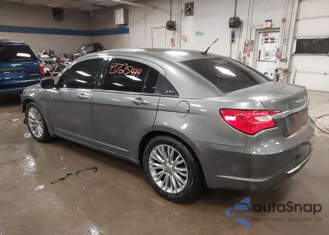 2013 Chrysler 200 Limited z USA, uszkodzony, nr VIN 1C3CCBCG3DN593455